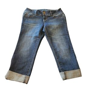 WannaBettaButt? YMI blue low-rise  skinny leg denim jean capri pants